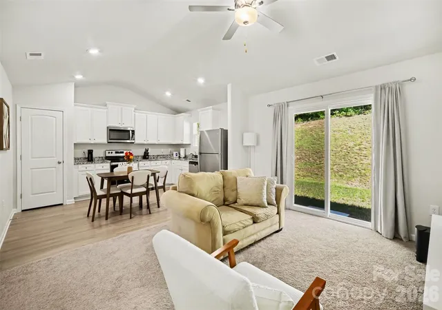 Photo 2 of Single family home for sale at 3150 Maple Ridge Dr, Gastonia, NC 28052 | MLS# 4420502 | Listing updated on 2026-10-26
