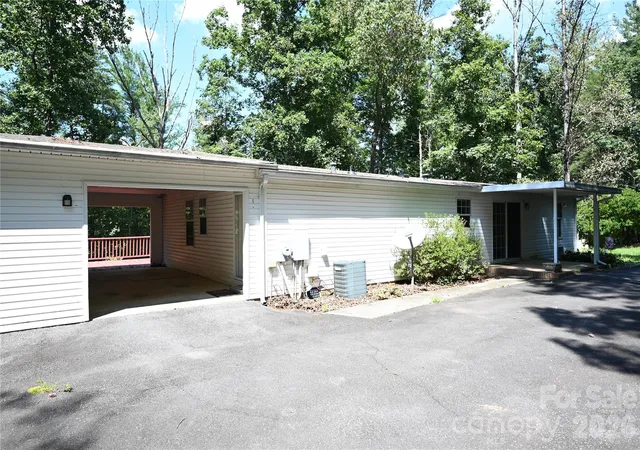 Photo 2 of Single family home for sale at 3435 Nelson Ln, Morganton, NC 28655 | MLS# 4420562 | Listing updated on 2026-09-09