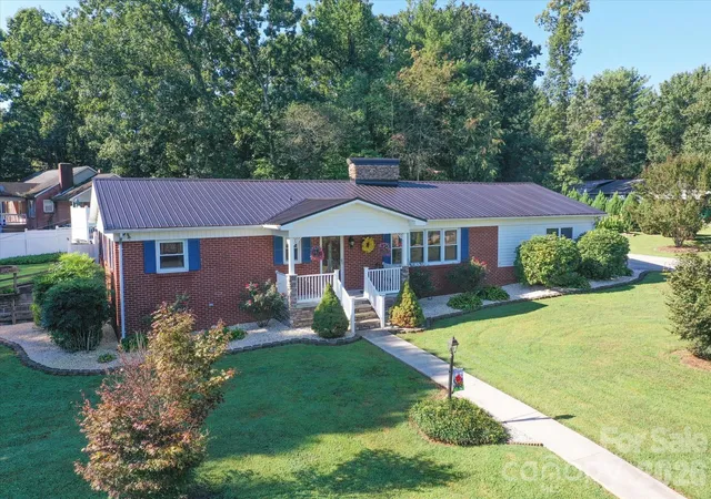 Photo 1 of Single family home for sale at 105 Merrywood Dr, Lenoir, NC 28645 | MLS# 4420683 | Listing updated on 2026-09-17