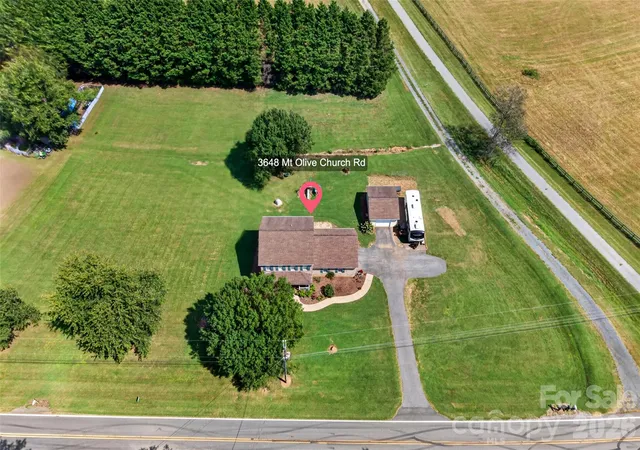 Photo 2 of Single family home for sale at 3648 Mount Olive Church Rd, Newton, NC 28658 | MLS# 4420687 | Listing updated on 2026-09-18