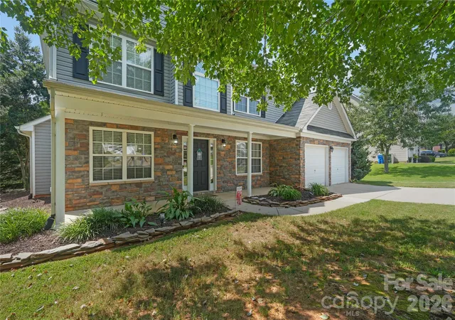 Photo 2 of Single family home for sale at 190 Almora Loop, Mooresville, NC 28115 | MLS# 4420835 | Listing updated on 2026-09-17