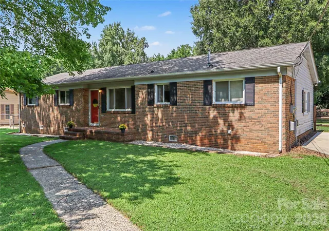 Photo 2 of Single family home for sale at 9909 Sunway Dr, Mint Hill, NC 28227 | MLS# 4420938 | Listing updated on 2026-09-17