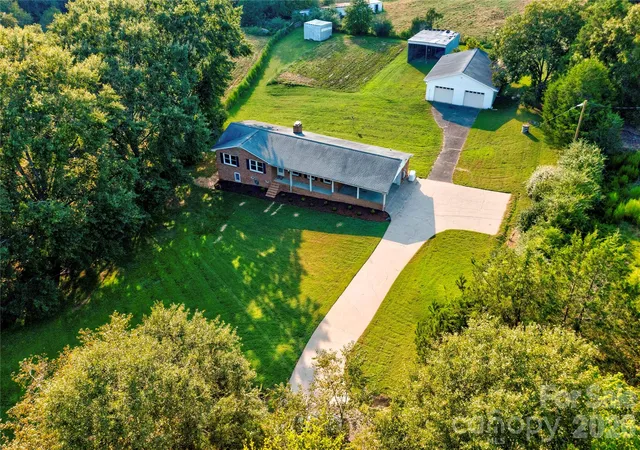 Photo 2 of Single family home for sale at 113 Idlewood Ct, Kings Mountain, NC 28086 | MLS# 4421080 | Listing updated on 2026-09-08