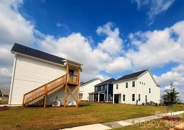 Photo 3 of Single family home for sale at 6101 Daisy Dale Dr, Pineville, NC 28134 | MLS# 4421100 | Listing updated on 2026-09-25