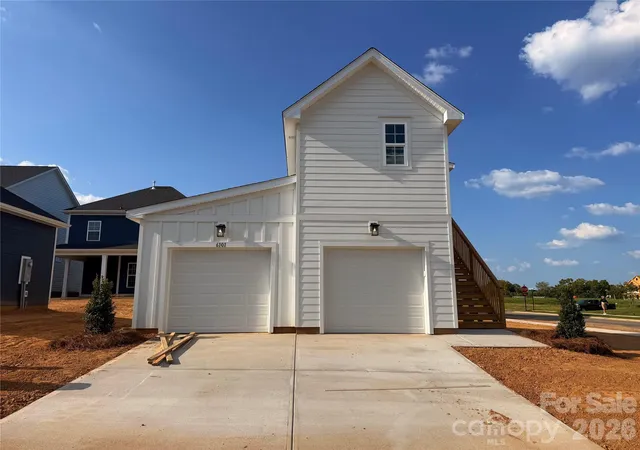 Photo 3 of Single family home for sale at 6101 Daisy Dale Dr, Pineville, NC 28134 | MLS# 4421100 | Listing updated on 2026-09-25
