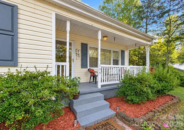 Photo 3 of Single family home for sale at 154 Shamrock St Ne, Concord, NC 28025 | MLS# 4421118 | Listing updated on 2026-09-22
