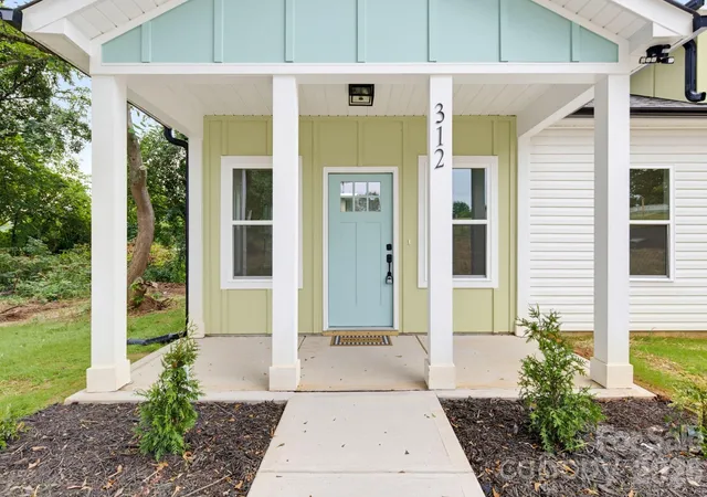 Photo 2 of Single family home for sale at 312 Gidney St, Shelby, NC 28150 | MLS# 4421138 | Listing updated on 2026-09-09