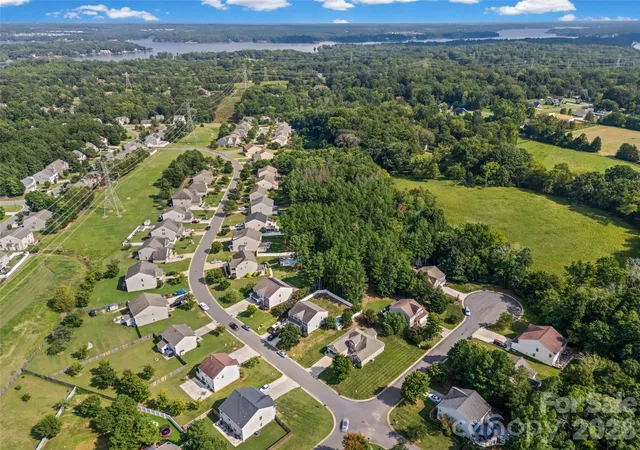 Photo 33 of Single family home for sale at 3011 Rhododendron Pl, Clover, SC 29710 | MLS# 4421456 | Listing updated on 2026-10-21