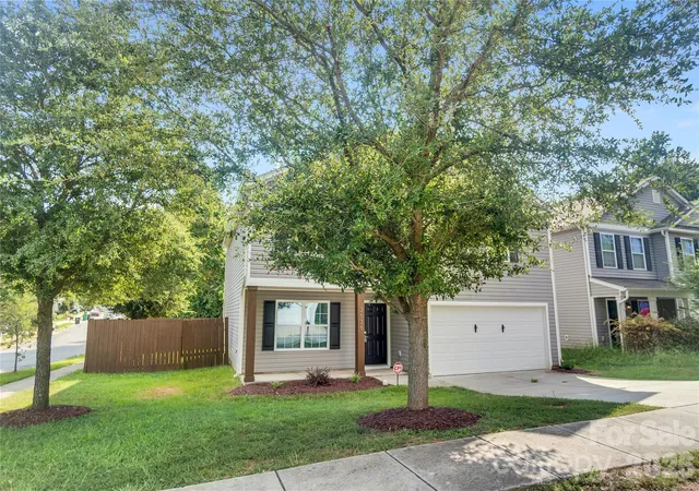 Photo 3 of Single family home for sale at 3636 Alexander Forest Dr, Charlotte, NC 28269 | MLS# 4421592 | Listing updated on 2026-10-01