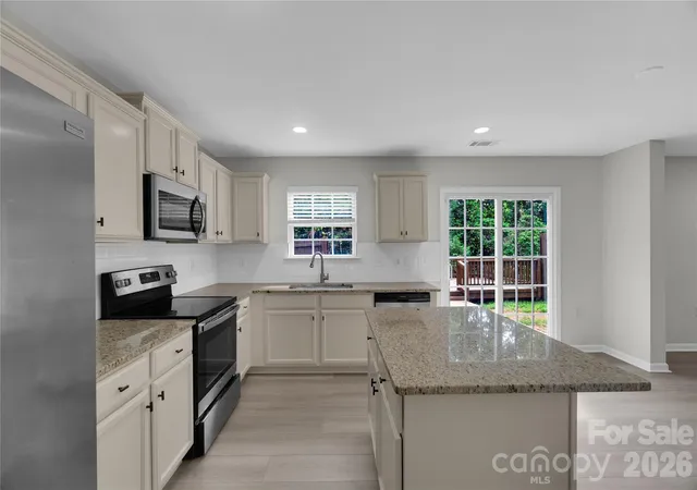 Photo 1 of Single family home for sale at 3636 Alexander Forest Dr, Charlotte, NC 28269 | MLS# 4421592 | Listing updated on 2026-10-27