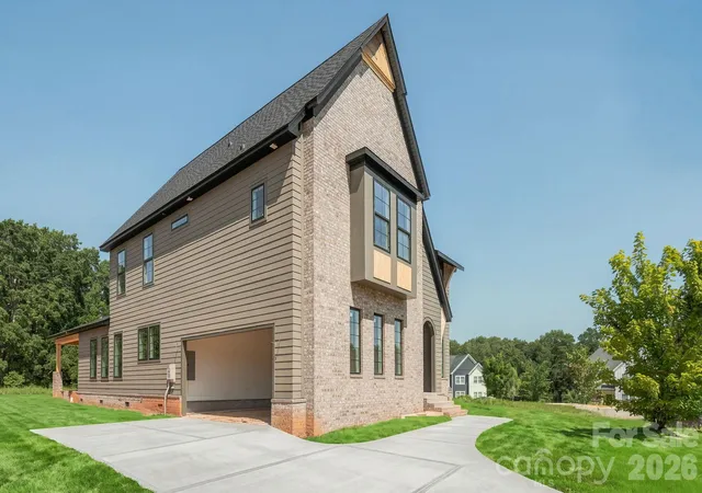 Photo 2 of Single family home for sale at 3759 Old Village Dr, Maiden, NC 28650 | MLS# 4421613 | Listing updated on 2026-09-08