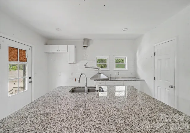 Photo 3 of Single family home for sale at 308 Oakland Ave, Belmont, NC 28012 | MLS# 4422205 | Listing updated on 2026-09-22