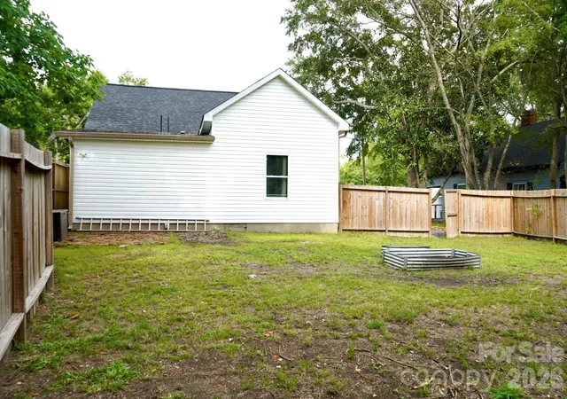 Photo 3 of Single family home for sale at 302 Cedar St, Lancaster, SC 29720 | MLS# 4422336 | Listing updated on 2026-10-05