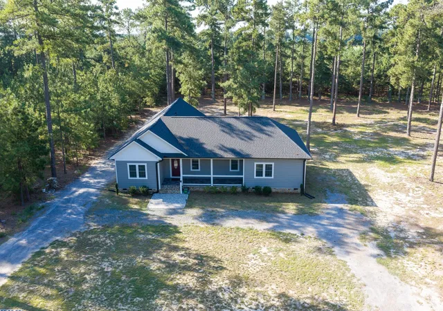 Photo 3 of Single family home for sale at 112 E Jimmy St, Candor, NC 27229 | MLS# 4422559 | Listing updated on 2026-10-12