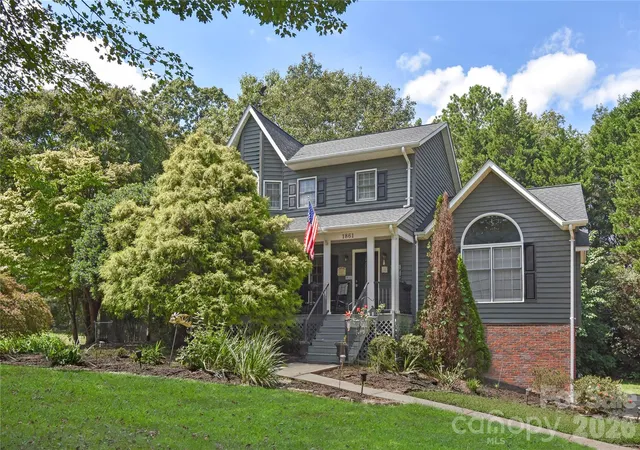 Photo 1 of Single family home for sale at 1861 Plaza Dr, Hickory, NC 28602 | MLS# 4422567 | Listing updated on 2026-09-17