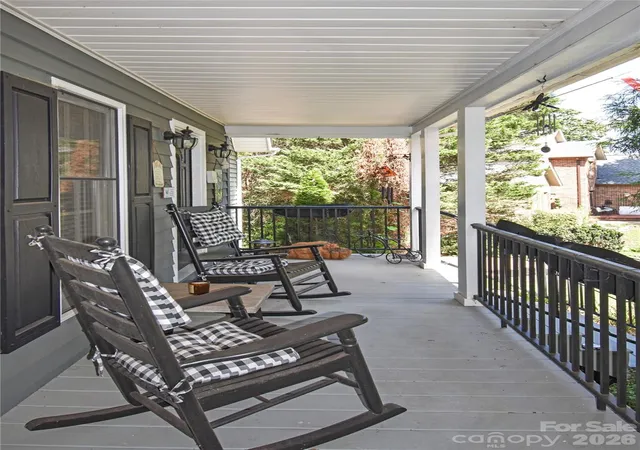 Photo 3 of Single family home for sale at 1861 Plaza Dr, Hickory, NC 28602 | MLS# 4422567 | Listing updated on 2026-09-17