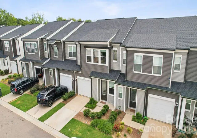 Photo 48 of Townhouse for sale at 3132 Hutton Gdns Ln, Charlotte, NC 28269 | MLS# 4422591 | Listing updated on 2026-09-09