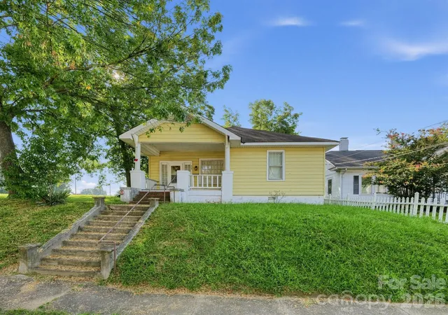 Photo 2 of Single family home for sale at 515 S Church St, Salisbury, NC 28144 | MLS# 4422669 | Listing updated on 2026-09-21