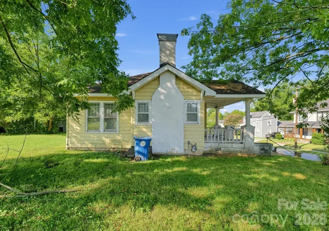 Photo 3 of Single family home for sale at 515 S Church St, Salisbury, NC 28144 | MLS# 4422669 | Listing updated on 2026-09-21