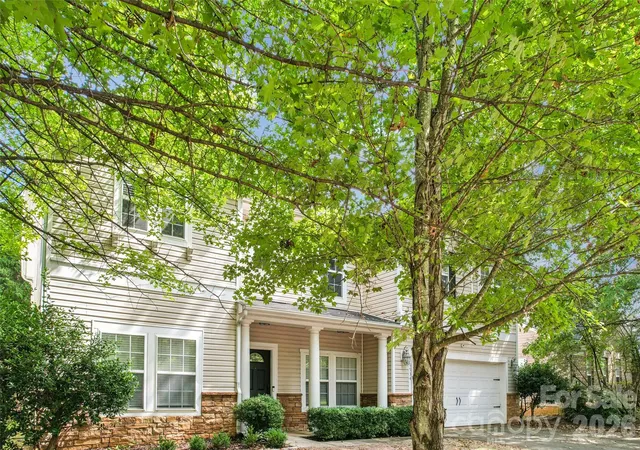 Photo 2 of Single family home for sale at 6934 Evanton Loch Rd, Charlotte, NC 28278 | MLS# 4423258 | Listing updated on 2026-09-25