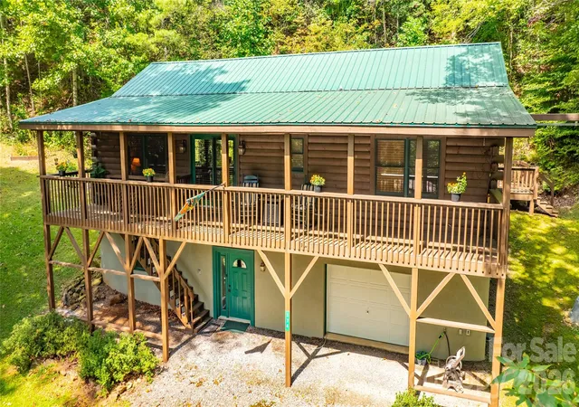 Photo 1 of Single family home for sale at 174 Nix Crk Rd, Canton, NC 28716 | MLS# 4423331 | Listing updated on 2026-09-22