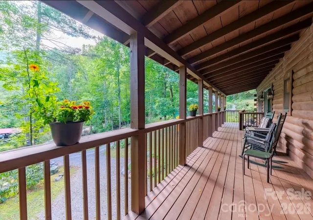 Photo 2 of Single family home for sale at 174 Nix Crk Rd, Canton, NC 28716 | MLS# 4423331 | Listing updated on 2026-09-22