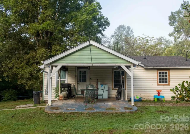 Photo 2 of Single family home for sale at 1219 Peak Pl NW, Lenoir, NC 28645 | MLS# 4423462 | Listing updated on 2026-09-23