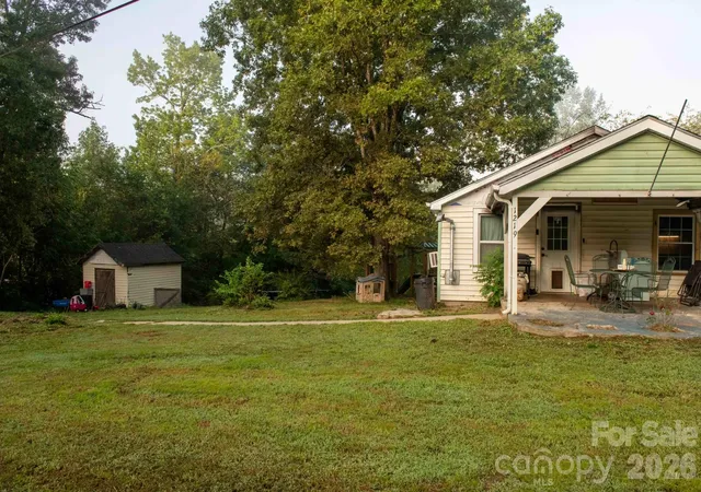 Photo 4 of Single family home for sale at 1219 Peak Pl NW, Lenoir, NC 28645 | MLS# 4423462 | Listing updated on 2026-09-23