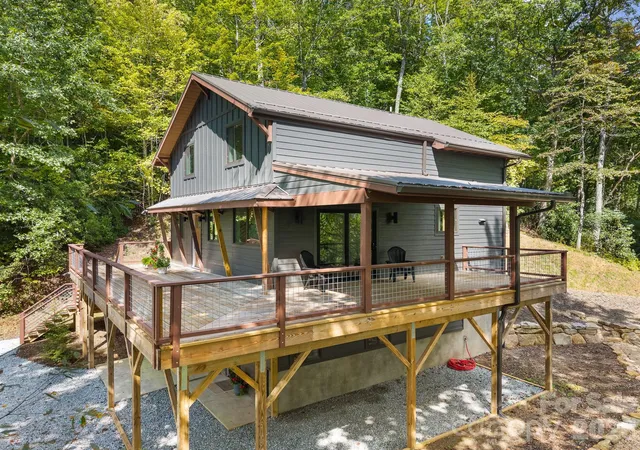 Photo 4 of Single family home for sale at 114 Phivo Dr, Balsam Grove, NC 28708 | MLS# 4423780 | Listing updated on 2026-10-20