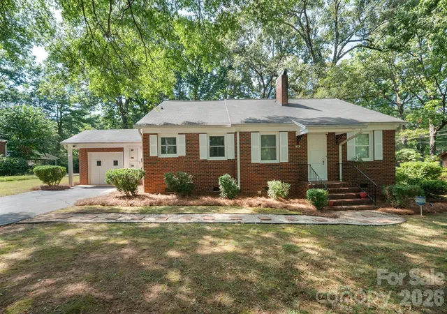 Photo 2 of Single family home for sale at 419 1st Avenue N, Conover, NC 28613 | MLS# 4423796 | Listing updated on 2026-09-17
