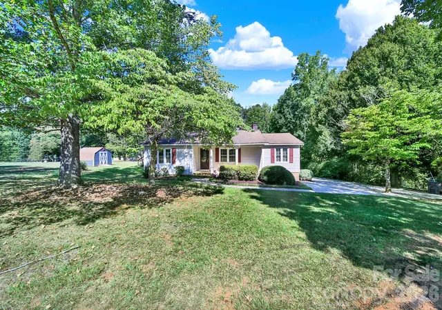 Photo 2 of Single family home for sale at 3015 Pageland Hwy, Lancaster, SC 29720 | MLS# 4423845 | Listing updated on 2026-10-04