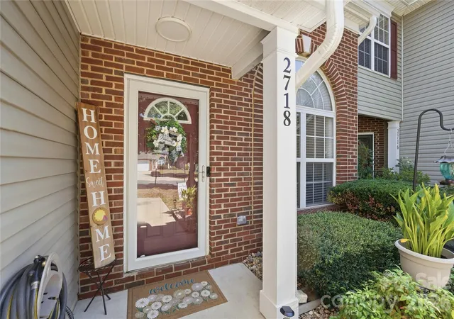 Photo 2 of Townhouse for sale at 2718 Ml Valley Ct, Matthews, NC 28105 | MLS# 4424122 | Listing updated on 2026-09-24