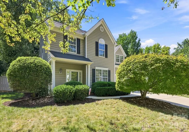 Single family home for sale at 10018 Glencrest Dr, Huntersville, NC 28078 | MLS# 4424147