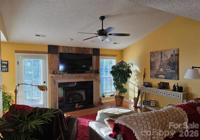 Photo 4 of Single family home for sale at 77 Stonehollow Rd, Fletcher, NC 28732 | MLS# 4424309 | Listing updated on 2026-09-16