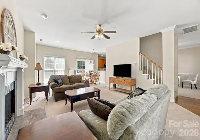 Photo 2 of Single family home for sale at 2807 Edgebrook Cir, Matthews, NC 28105 | MLS# 4424459 | Listing updated on 2026-09-17