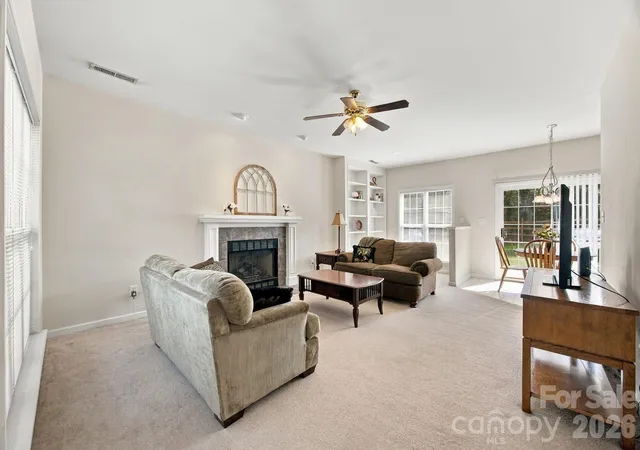 Photo 3 of Single family home for sale at 2807 Edgebrook Cir, Matthews, NC 28105 | MLS# 4424459 | Listing updated on 2026-09-17