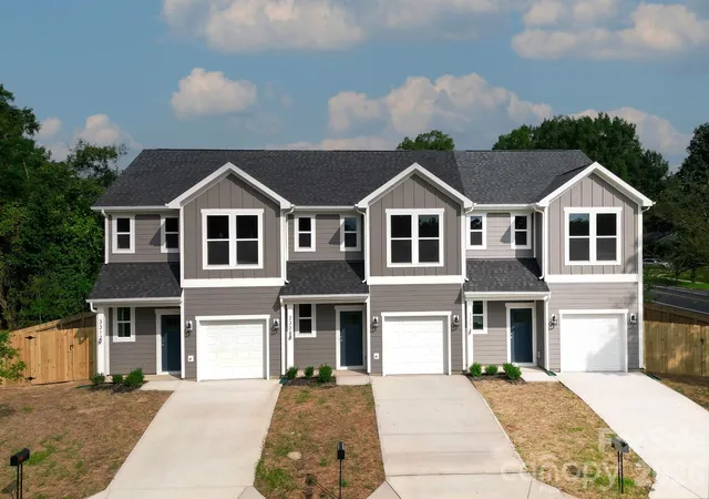 Photo 1 of Townhouse for sale at 3304 Meredith Ave, Charlotte, NC 28208 | MLS# 4424476 | Listing updated on 2026-09-23