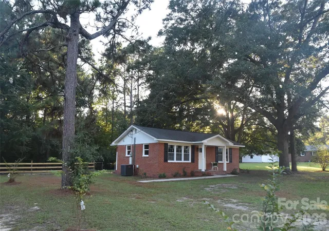 Photo 3 of Single family home for sale at 139 Robinhood Rd, Hartsville, SC 29550 | MLS# 4424522 | Listing updated on 2026-09-21