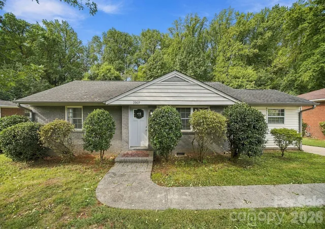 Photo 1 of Single family home for sale at 3307 Bonaire Dr, Charlotte, NC 28208 | MLS# 4424557 | Listing updated on 2026-09-28