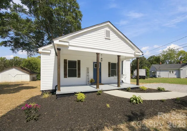 Photo 3 of Single family home for sale at 1286 Elmwood Ave, Lancaster, SC 29720 | MLS# 4424690 | Listing updated on 2026-10-01