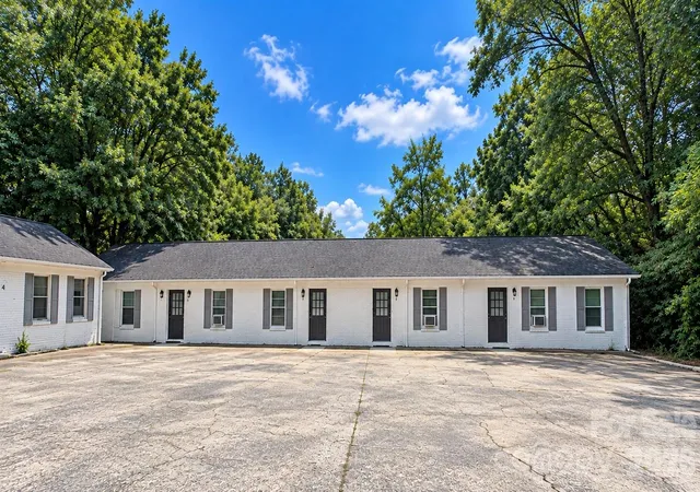 Photo 2 of Multi family home for sale at 595 Betty St, Gastonia, NC 28054 | MLS# 4424715 | Listing updated on 2026-09-17