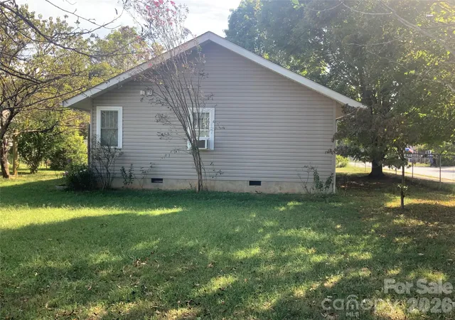Photo 1 of Single family home for sale at 17 Buttonwood Ct, Asheville, NC 28806 | MLS# 4424729 | Listing updated on 2026-09-16