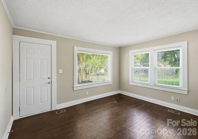 Photo 4 of Single family home for sale at 2955 Amay James Ave, Charlotte, NC 28208 | MLS# 4424742 | Listing updated on 2026-10-29