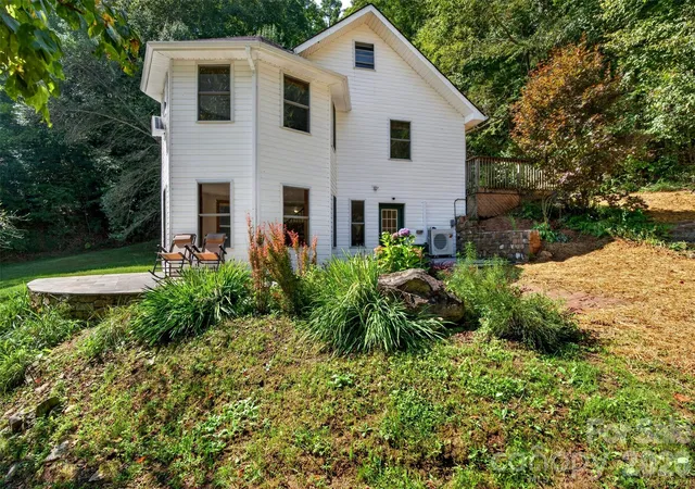 Photo 2 of Single family home for sale at 267 Morning Glory Ln, Marshall, NC 28753 | MLS# 4424743 | Listing updated on 2026-09-17