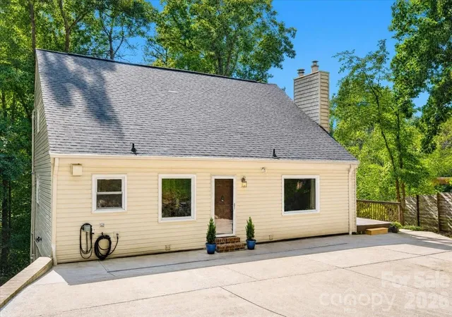 Photo 3 of Single family home for sale at 125 Hickory Point Ct, Statesville, NC 28677 | MLS# 4424853 | Listing updated on 2026-09-30