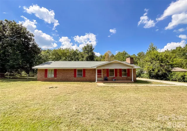 Photo 1 of Single family home for sale at 3304 Griffith Rd, Monroe, NC 28112 | MLS# 4424980 | Listing updated on 2026-09-17