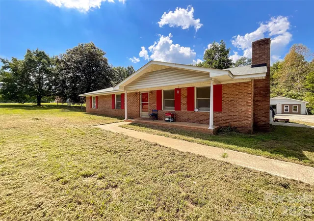 Photo 2 of Single family home for sale at 3304 Griffith Rd, Monroe, NC 28112 | MLS# 4424980 | Listing updated on 2026-09-17