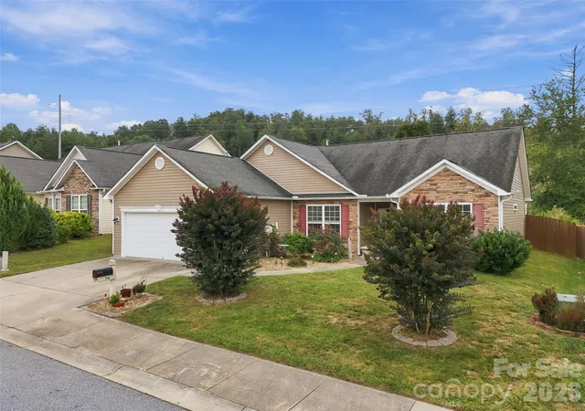 Photo 3 of Single family home for sale at 78 Brookstone Ct, Hendersonville, NC 28792 | MLS# 4425123 | Listing updated on 2026-09-25