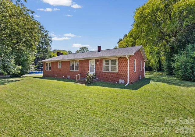 Photo 2 of Sale Pending at 610 Union Cemetery Rd Sw, Concord, NC 28027 | MLS# 4425181 | Listing updated on 2026-09-20