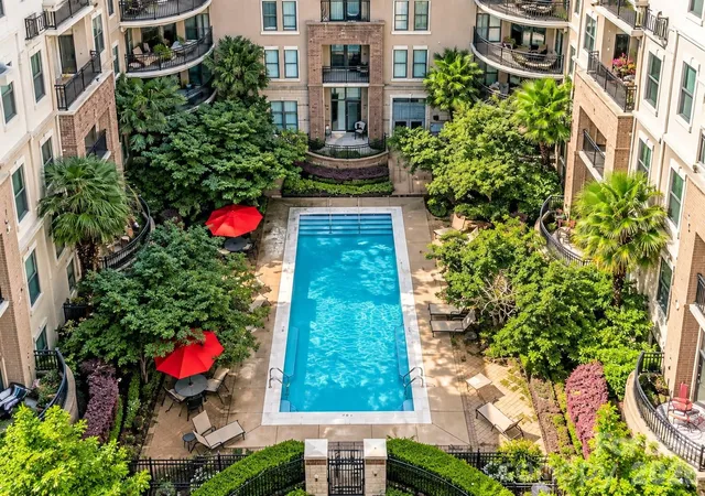 Photo 3 of Condo for sale at 718 W Trade St #412, Charlotte, NC 28202 | MLS# 4425251 | Listing updated on 2026-09-18